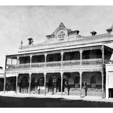 Oxford On Otho Hotel Inverell Exterior photo